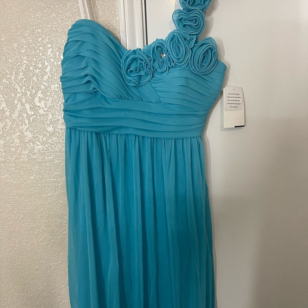 One shoulder dress